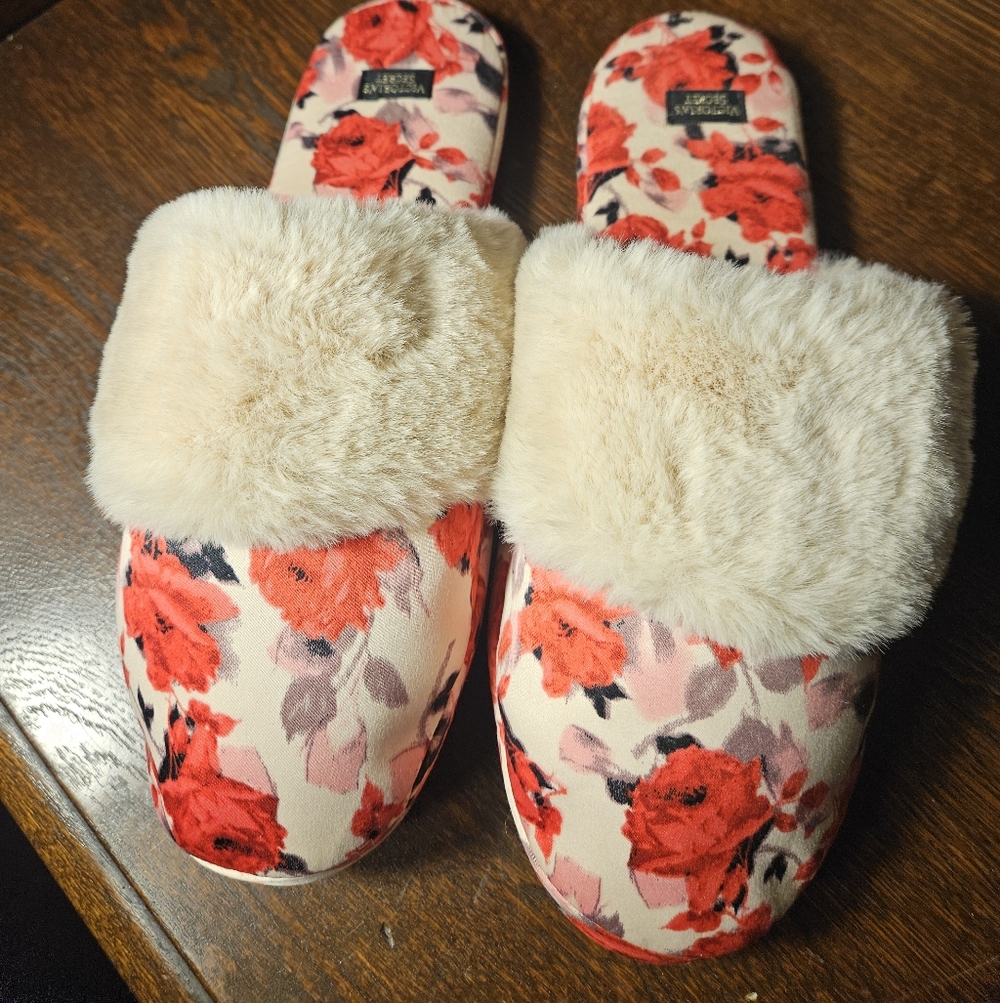 Victoria's Secret Floral Slippers with Cream Fur - Picture 2 of 8